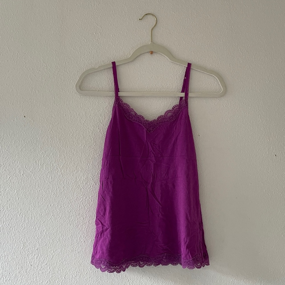 ELLE Must Have Cami Purple Lace Trim Vneck Camisole Layering Y2K